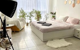 Felicity Super Central Apartment